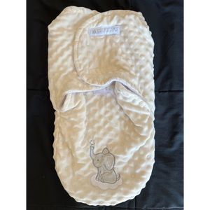 Very soft baby swaddle